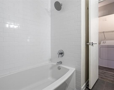 13706 Flagstone Lane - Photo Thumbnail 10
