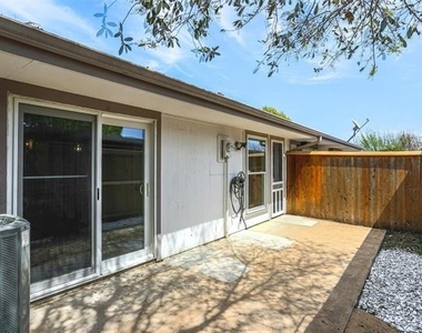 13706 Flagstone Lane - Photo Thumbnail 14