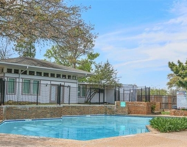 13706 Flagstone Lane - Photo Thumbnail 17