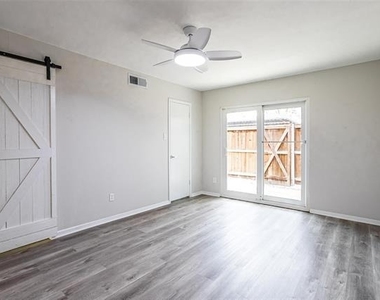 13706 Flagstone Lane - Photo Thumbnail 7