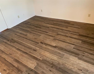 15221 Berry Trail - Photo Thumbnail 8