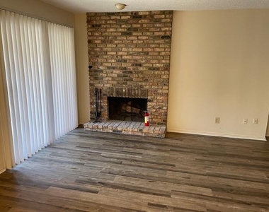 15221 Berry Trail - Photo Thumbnail 2