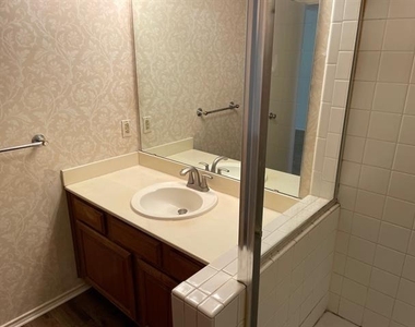 15221 Berry Trail - Photo Thumbnail 5