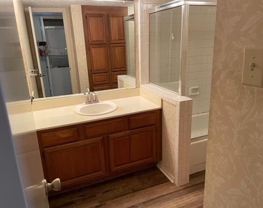 15221 Berry Trail - Photo Thumbnail 6