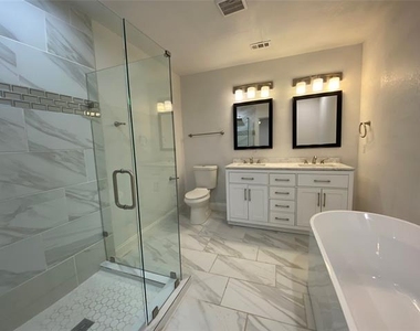 3035 Townsend Drive - Photo Thumbnail 13
