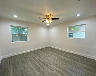 3035 Townsend Drive - Photo Thumbnail 11