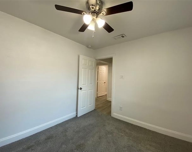 3035 Townsend Drive - Photo Thumbnail 10