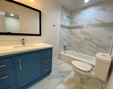 3035 Townsend Drive - Photo Thumbnail 5