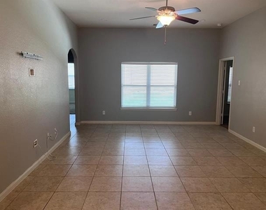 4504 Conley Lane - Photo Thumbnail 4