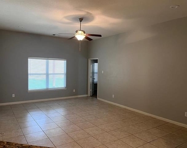 4504 Conley Lane - Photo Thumbnail 15