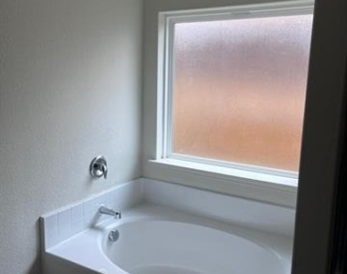 4504 Conley Lane - Photo Thumbnail 2