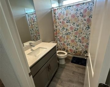15800 Bronte Lane - Photo Thumbnail 9