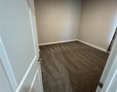 15800 Bronte Lane - Photo Thumbnail 13