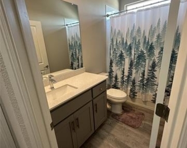 15800 Bronte Lane - Photo Thumbnail 12