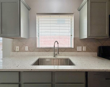 10616 Colfax Drive - Photo Thumbnail 7