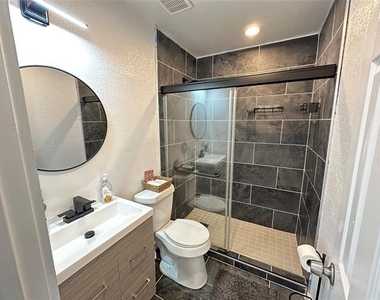 809 W Broadus Avenue - Photo Thumbnail 3