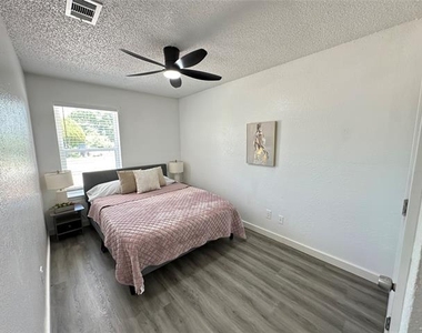 809 W Broadus Avenue - Photo Thumbnail 4