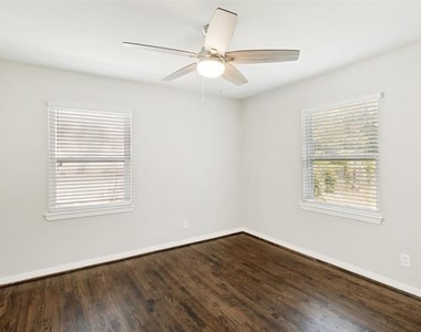 11524 Strand Street - Photo Thumbnail 10