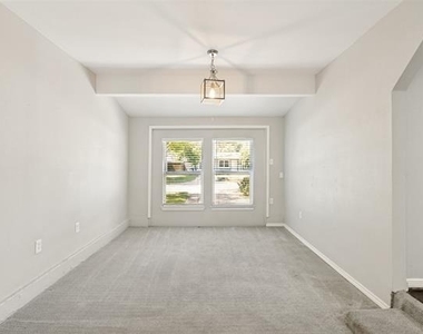 11524 Strand Street - Photo Thumbnail 7