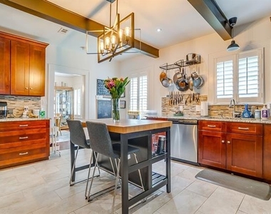 2200 W Magnolia Avenue - Photo Thumbnail 19