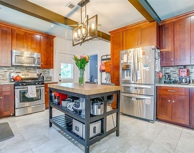 2200 W Magnolia Avenue - Photo Thumbnail 18