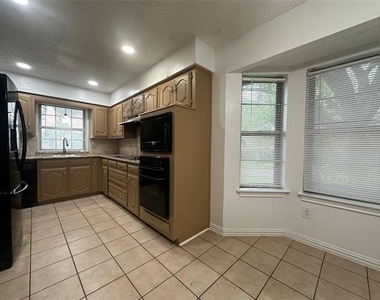 719 Athenia Way - Photo Thumbnail 8