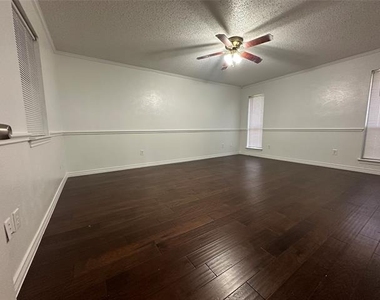 719 Athenia Way - Photo Thumbnail 12