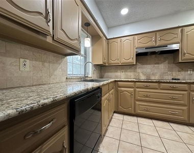 719 Athenia Way - Photo Thumbnail 6