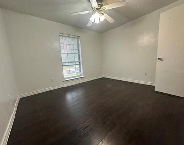 719 Athenia Way - Photo Thumbnail 16