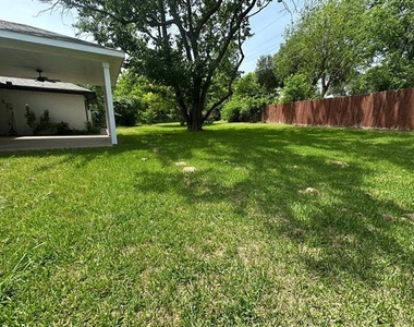 719 Athenia Way - Photo Thumbnail 24