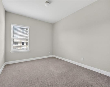 6428 Hermosa Drive - Photo Thumbnail 24