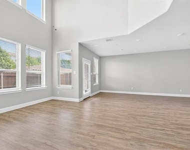 6428 Hermosa Drive - Photo Thumbnail 8