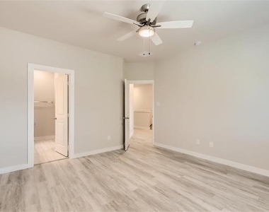 2404 Freshwater Lane - Photo Thumbnail 3
