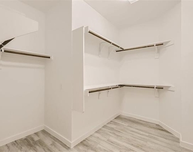 2404 Freshwater Lane - Photo Thumbnail 6