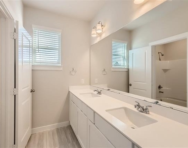 2404 Freshwater Lane - Photo Thumbnail 9