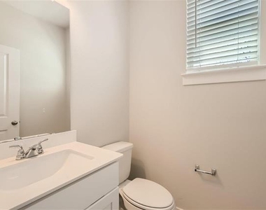2404 Freshwater Lane - Photo Thumbnail 11