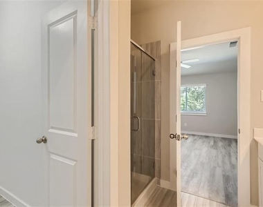 2404 Freshwater Lane - Photo Thumbnail 5