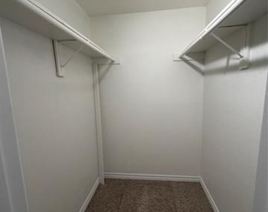 519 Heyser Drive - Photo Thumbnail 8
