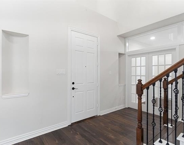 5308 Sandstone Lane - Photo Thumbnail 4