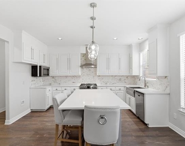 5308 Sandstone Lane - Photo Thumbnail 12