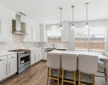 5308 Sandstone Lane - Photo Thumbnail 14
