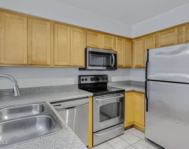 11640 N 51st Avenue - Photo Thumbnail 7