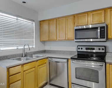 11640 N 51st Avenue - Photo Thumbnail 6