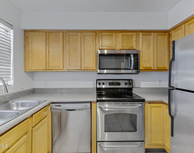 11640 N 51st Avenue - Photo Thumbnail 8