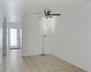 11640 N 51st Avenue - Photo Thumbnail 5