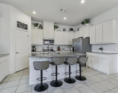 1520 Summit View Lane - Photo Thumbnail 10
