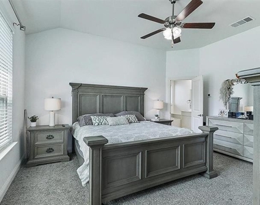 1520 Summit View Lane - Photo Thumbnail 14