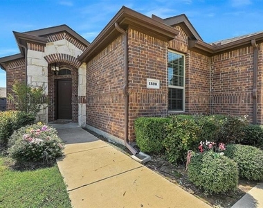 1520 Summit View Lane - Photo Thumbnail 2