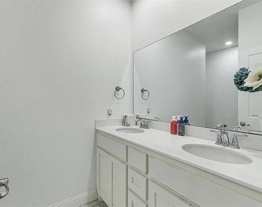 1520 Summit View Lane - Photo Thumbnail 20