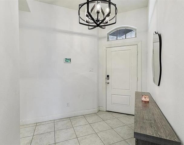 1520 Summit View Lane - Photo Thumbnail 4